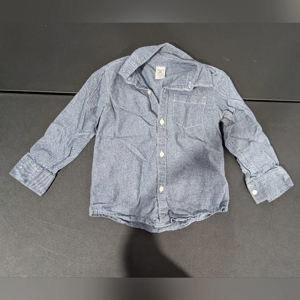 Carter's 2-Piece Button Front Shirt and Pant Set (Dog Theme) in Size 3T